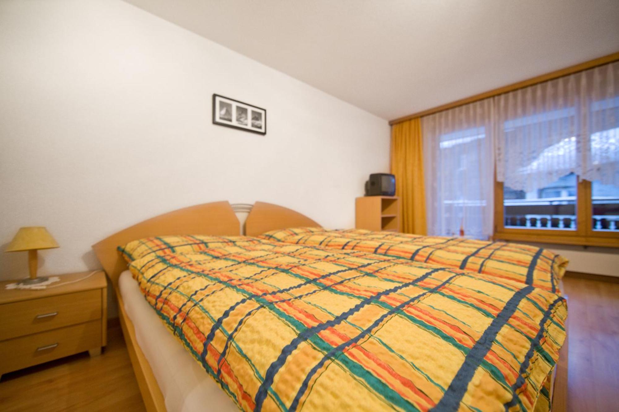 Haus Perelia C Lägenhet Zermatt Exteriör bild
