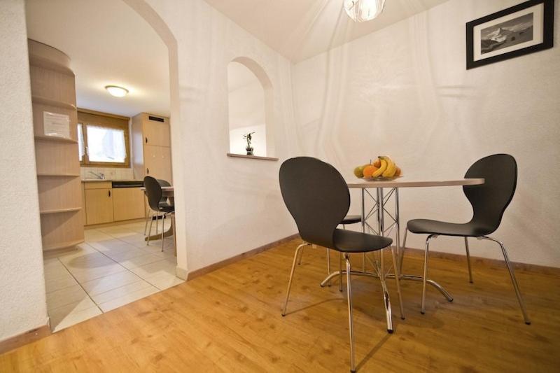 Haus Perelia C Lägenhet Zermatt Rum bild