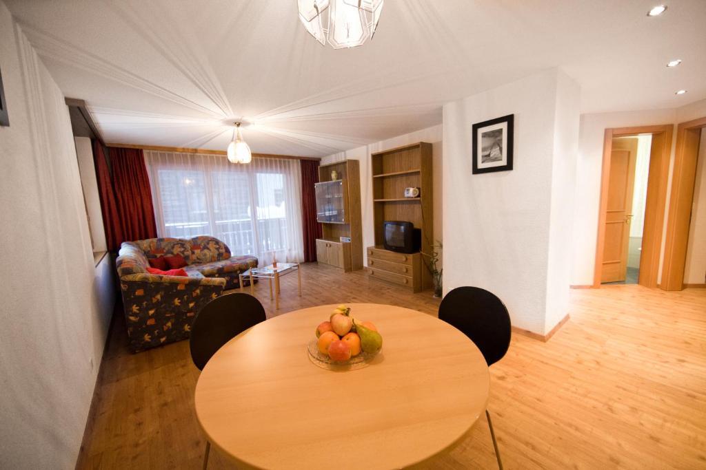 Haus Perelia C Lägenhet Zermatt Rum bild