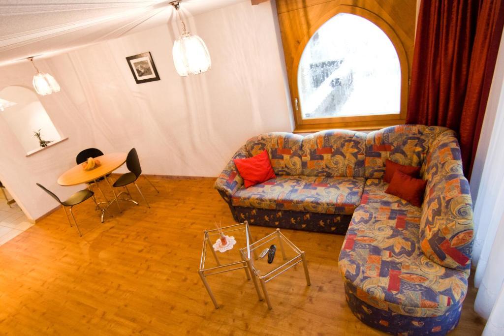 Haus Perelia C Lägenhet Zermatt Rum bild